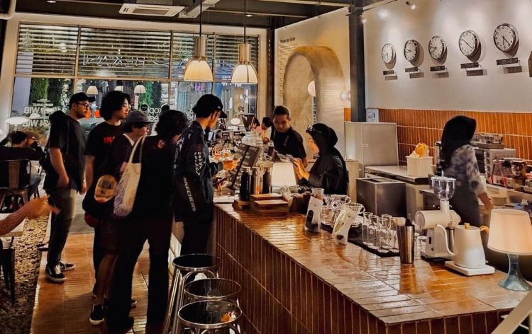Viralnya Tongkrongan Coffee Shop Menjual Berbagai Kopi