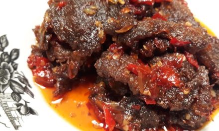 Masakan Dendeng Yang Di Tokok Dan Di Pipihkan