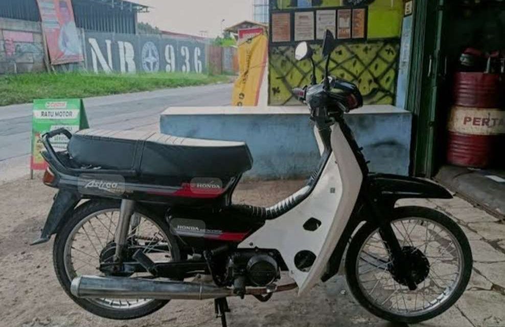 Sebuah Kendaraan Jadul Atau Motor Kuno Masih Ada Saat Ini