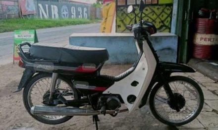 Sebuah Kendaraan Jadul Atau Motor Kuno Masih Ada Saat Ini