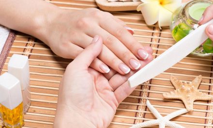 Perawatan Kecantikan Manicure Terkhusus Bagian Kuku