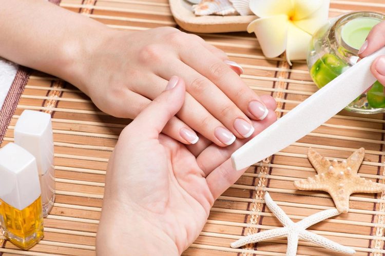 Perawatan Kecantikan Manicure Terkhusus Bagian Kuku