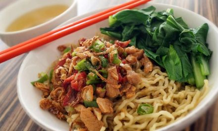 Hidangan Tionghoa Salah Satu Yang Mie Pangsit