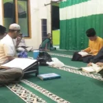Aktivitas Tadarus Dalam Agama Islam Membaca Alquran
