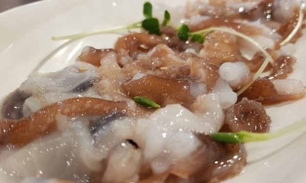 Makanan Hidup Sannakji Dengan Beberapa Bumbu