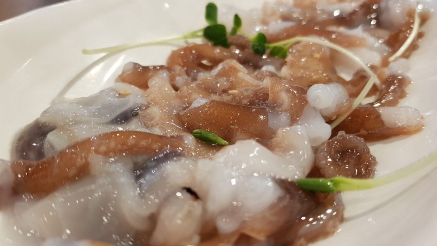 Makanan Hidup Sannakji Dengan Beberapa Bumbu