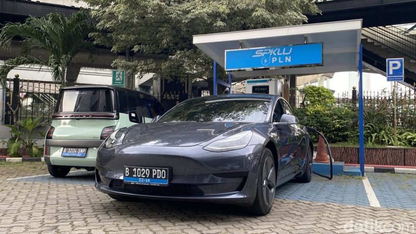 Kendaraan Tercanggih Tesla Merupakan Mobil Produksi Terbaik