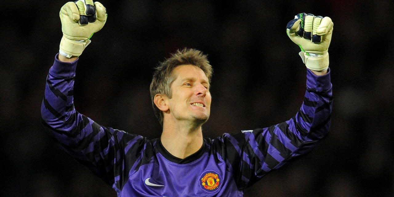 Kiper Asal Belanda Van Der Sar Mantan Manchester United