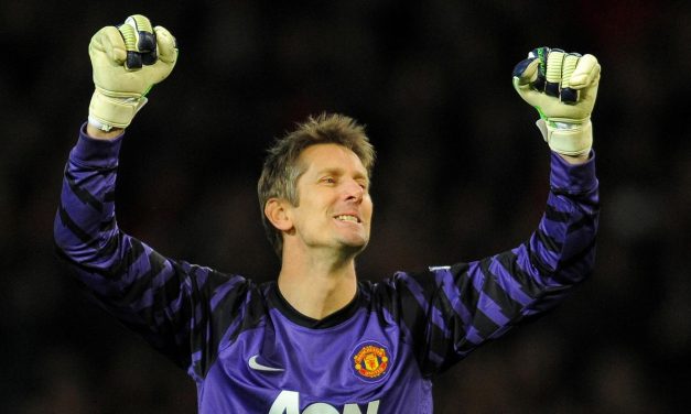 Kiper Asal Belanda Van Der Sar Mantan Manchester United