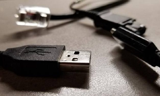 Penghubung Perangkat Elektronik Melalui Sebuah Kabel USB