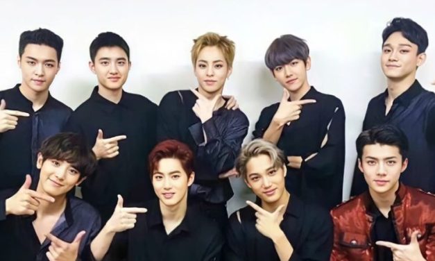 Penyanyi Dunia Sebuah Grup Band Korea EXO