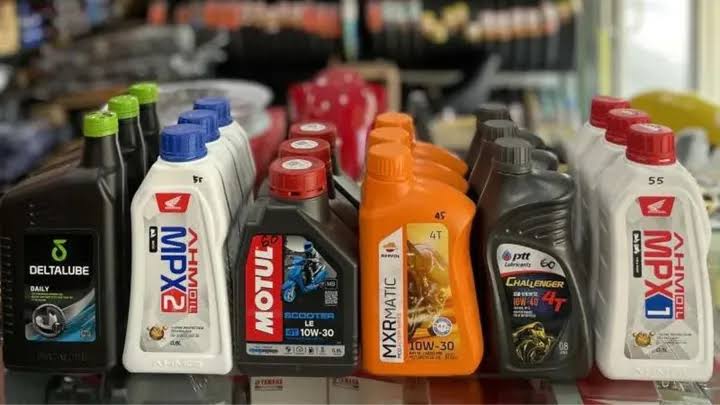 Bahan Cair Oli Untuk Pelumas Mesin Bermotor