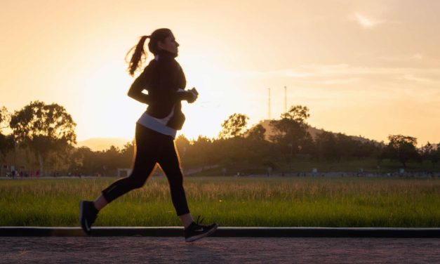Olahraga Lari Jogging Dengan Gerakan Santai