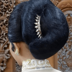 Penataan Gaya Sanggul Sebuah Rambut Palsu