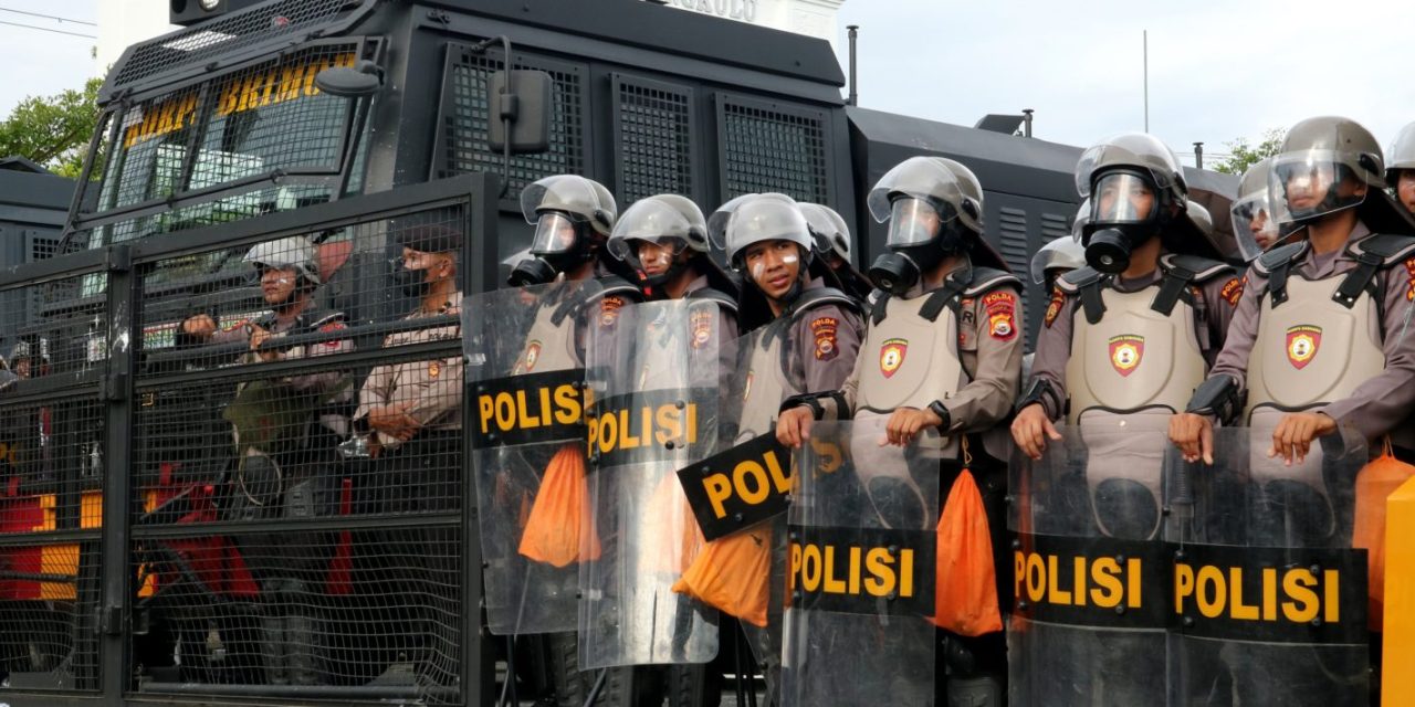 Seorang Aparat Negara Dengan Profesi Polisi