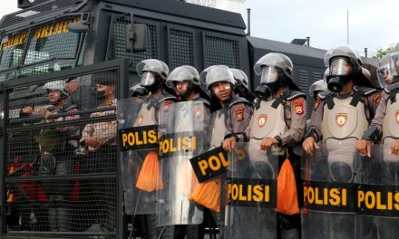 Seorang Aparat Negara Dengan Profesi Polisi