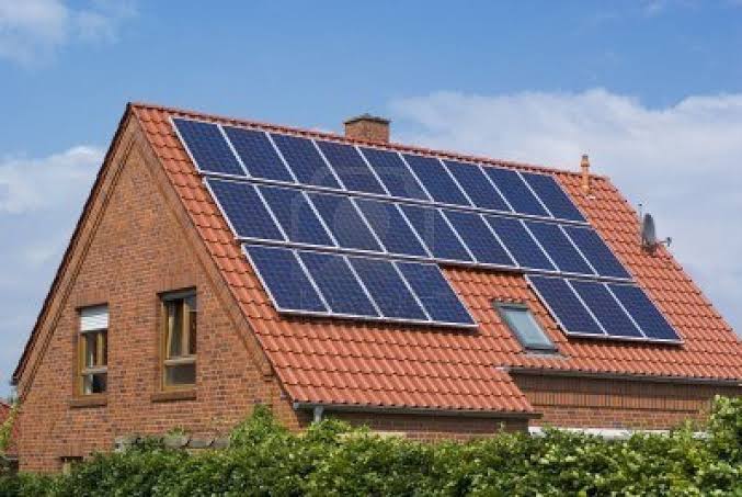 Pemanfaatan Cahaya Matahari Menjadi Energi Panel Surya