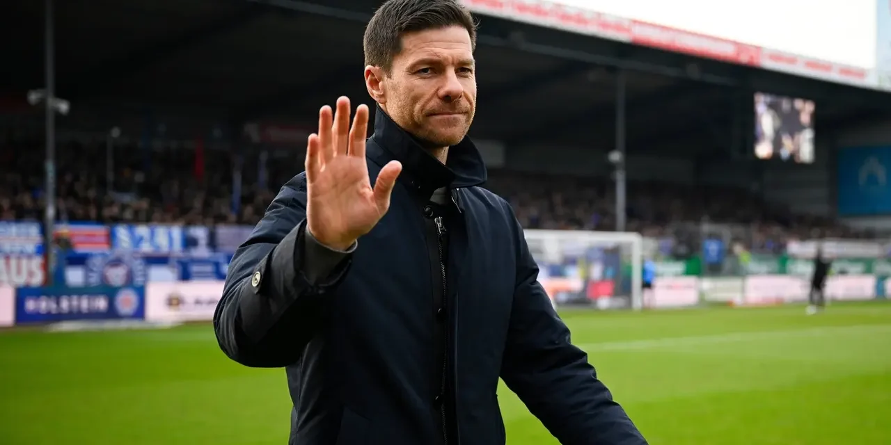 Pesepakbola Lama Spanyol Seorang Pemain Xabi Alonso