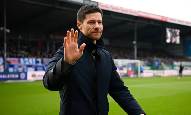 Pesepakbola Lama Spanyol Seorang Pemain Xabi Alonso