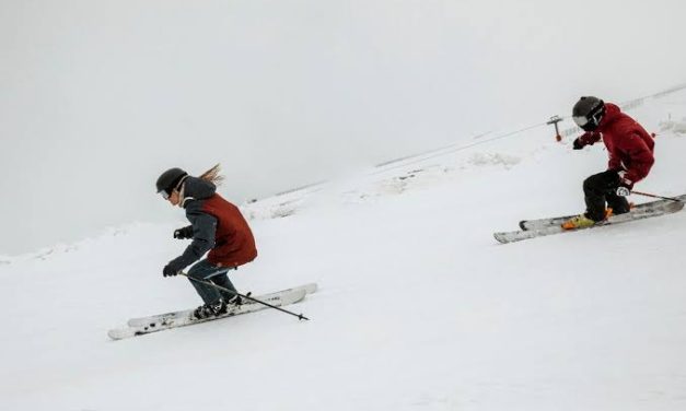 Olahraga Rekreasi Ski Di Musim Salju
