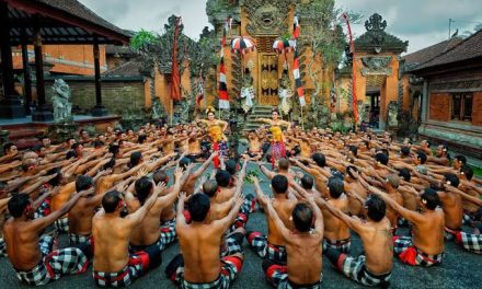 Budaya Tarian Indonesia Dalam Sebuah Kecak Bali