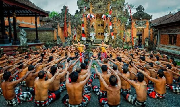 Budaya Tarian Indonesia Dalam Sebuah Kecak Bali