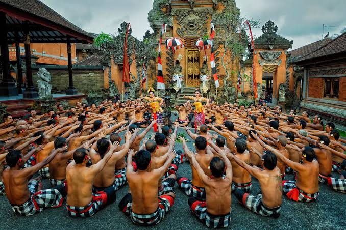 Budaya Tarian Indonesia Dalam Sebuah Kecak Bali