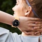 Perangkat Elektronik Smartwatch Dengan Berbagai Fungsi Utama