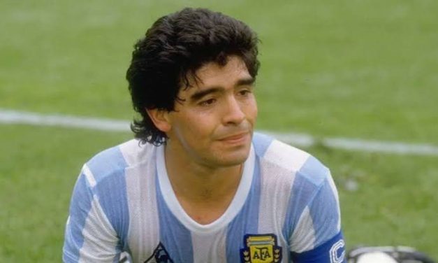 Seseorang Legenda Dunia Pemain Bola Diego Maradona