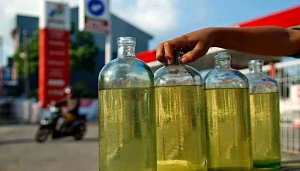 Suatu Cairan Bensin Dengan Penggunaan Kendaraan Bermotor